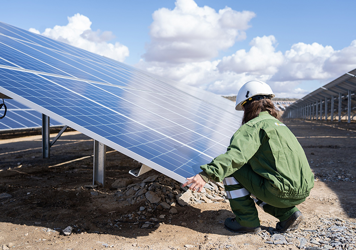 foto Iberdrola presenta a Europa un proyecto para fabricar paneles fotovoltaicos en Extremadura.